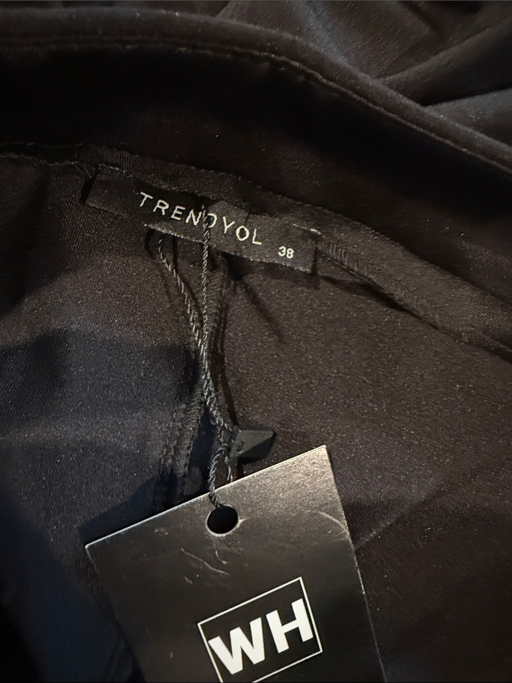 Trendyol Black Wide-Leg Pants with Feather Trim - Picture 6 of 9